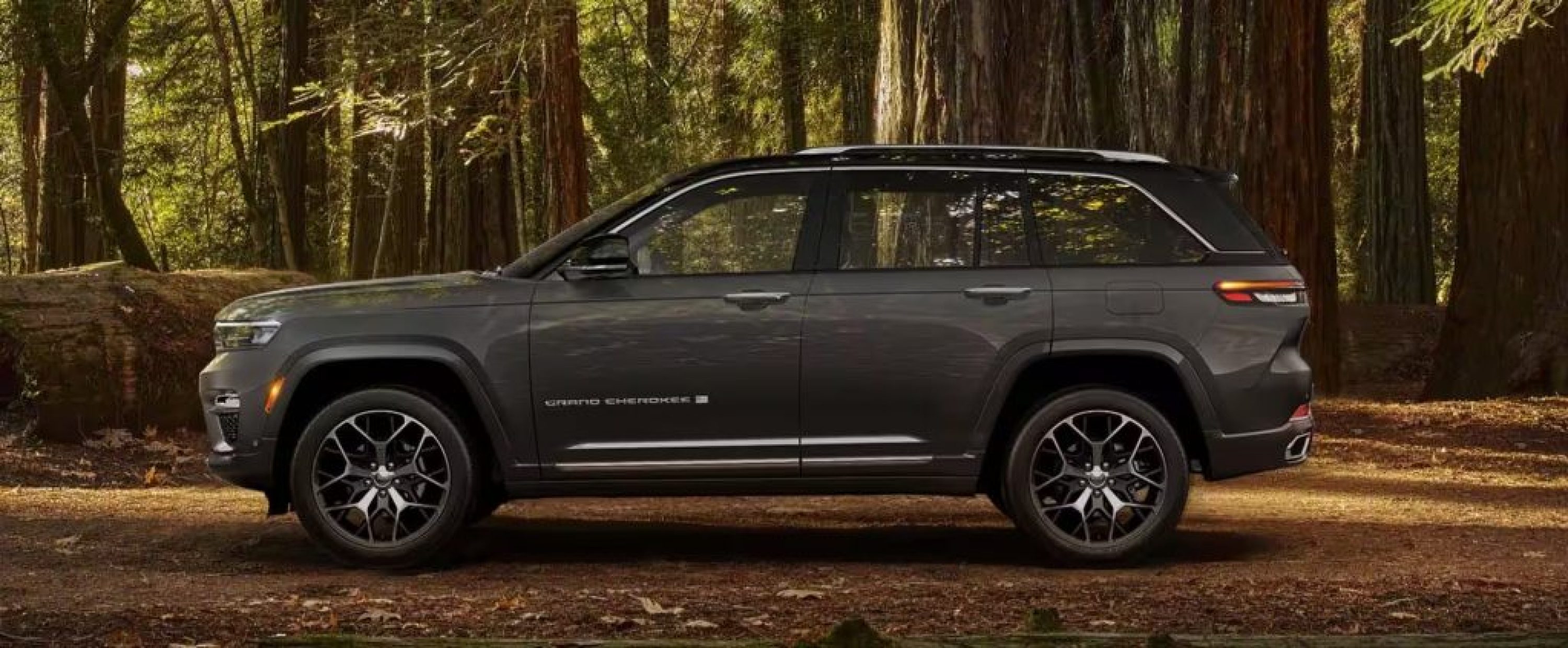 my25-jeep-grand-cherokee-vlp-tabbed-container-two-row-slider-2-exterior-desktop my25-jeep-grand-cherokee-vlp-tabbed-container-two-row-slider-2-exterior-desktop